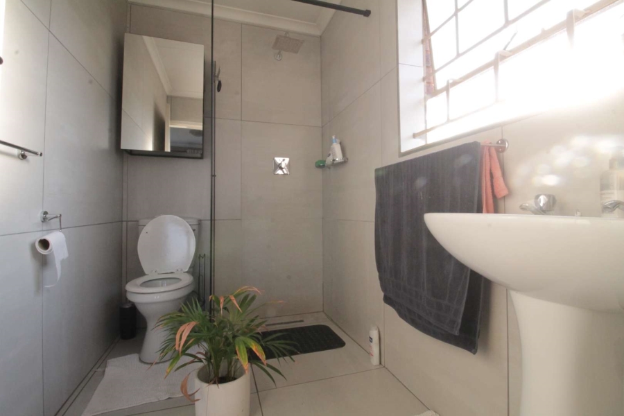 3 Bedroom Property for Sale in Clayville Gauteng