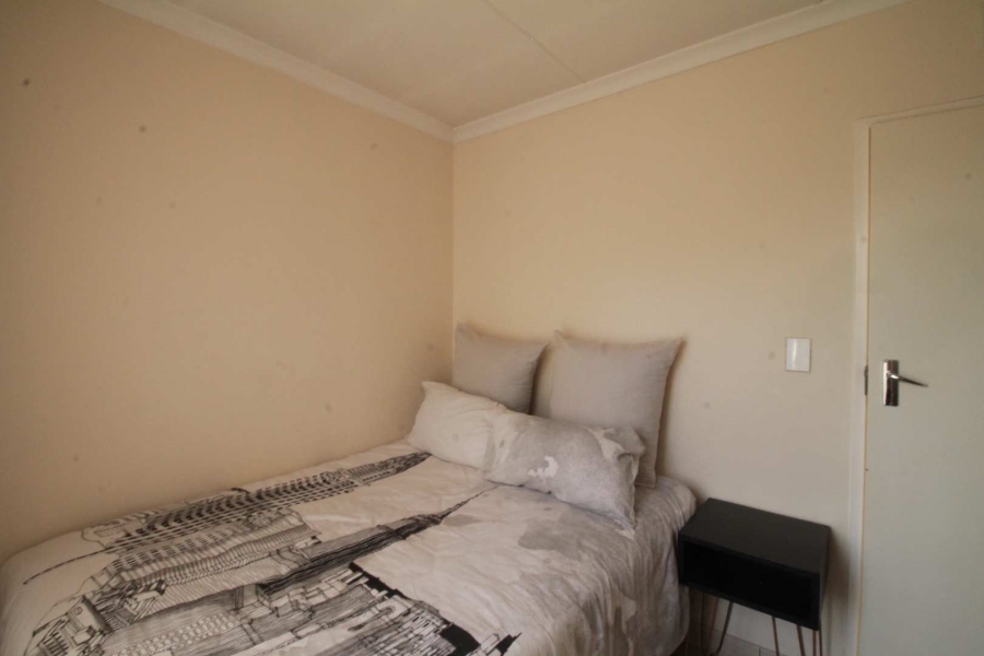 3 Bedroom Property for Sale in Clayville Gauteng