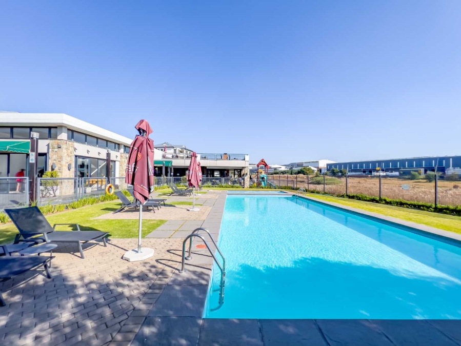 1 Bedroom Property for Sale in Modderfontein Gauteng