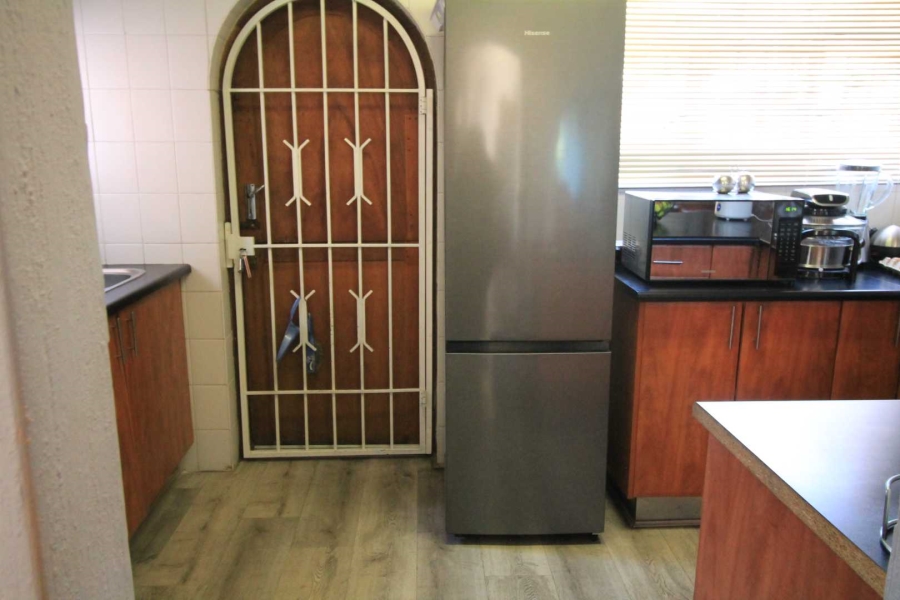 2 Bedroom Property for Sale in Corlett Gardens Gauteng