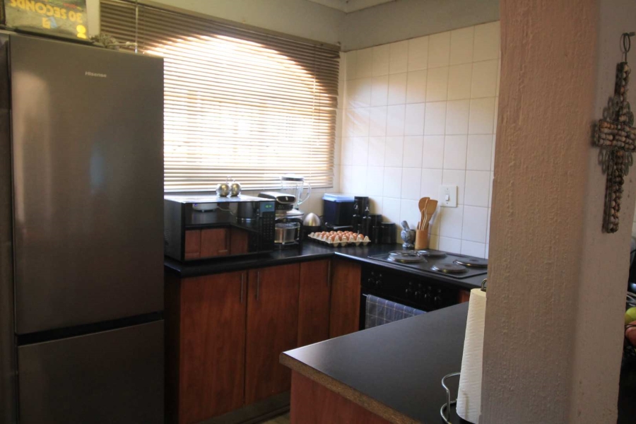2 Bedroom Property for Sale in Corlett Gardens Gauteng