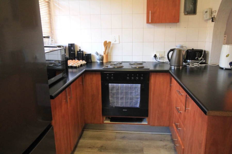 2 Bedroom Property for Sale in Corlett Gardens Gauteng