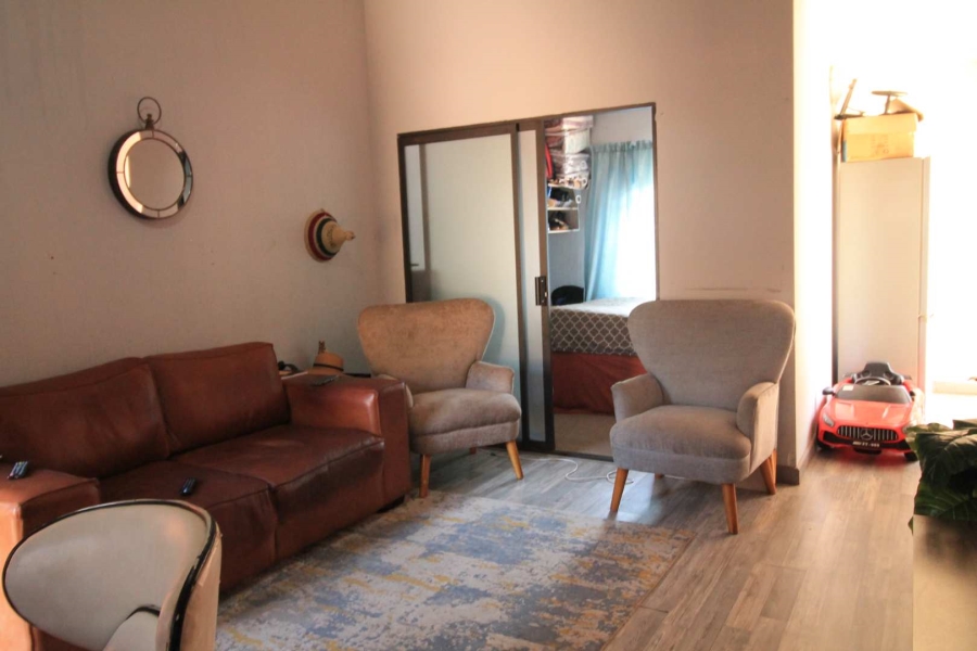 2 Bedroom Property for Sale in Corlett Gardens Gauteng