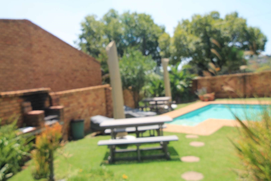 2 Bedroom Property for Sale in Corlett Gardens Gauteng