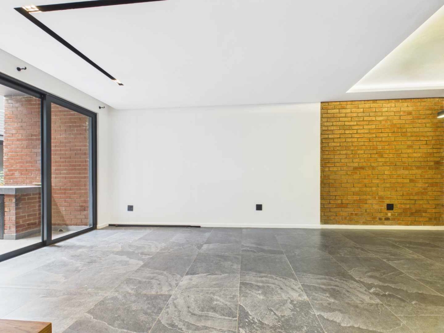 To Let 2 Bedroom Property for Rent in Broadacres Gauteng