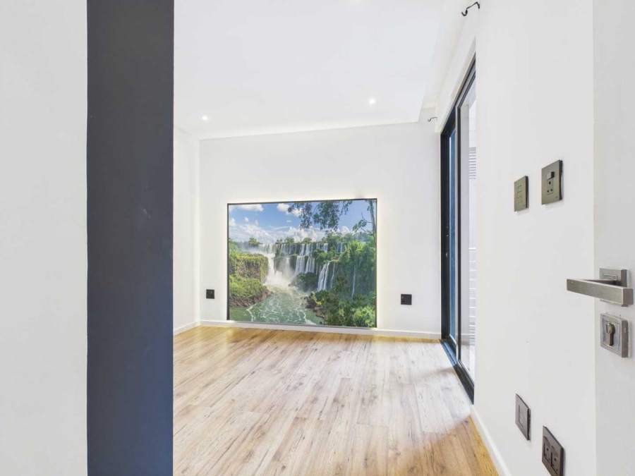 To Let 2 Bedroom Property for Rent in Broadacres Gauteng