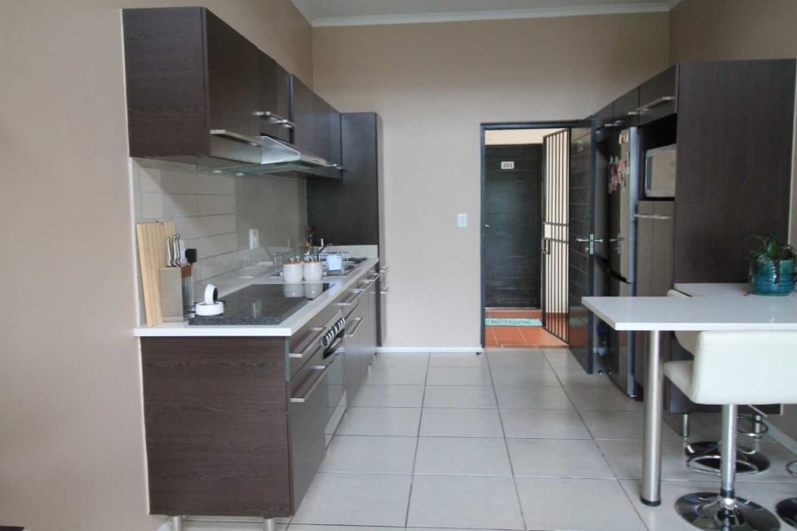 2 Bedroom Property for Sale in Greenstone Hill Gauteng