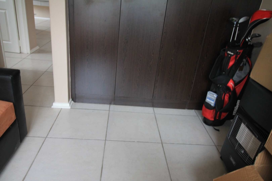 2 Bedroom Property for Sale in Greenstone Hill Gauteng