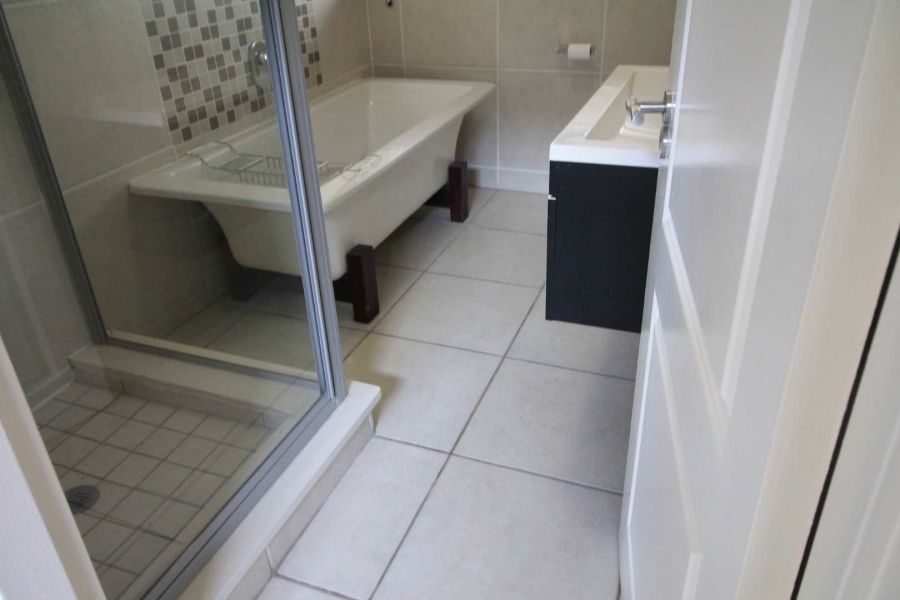 2 Bedroom Property for Sale in Greenstone Hill Gauteng