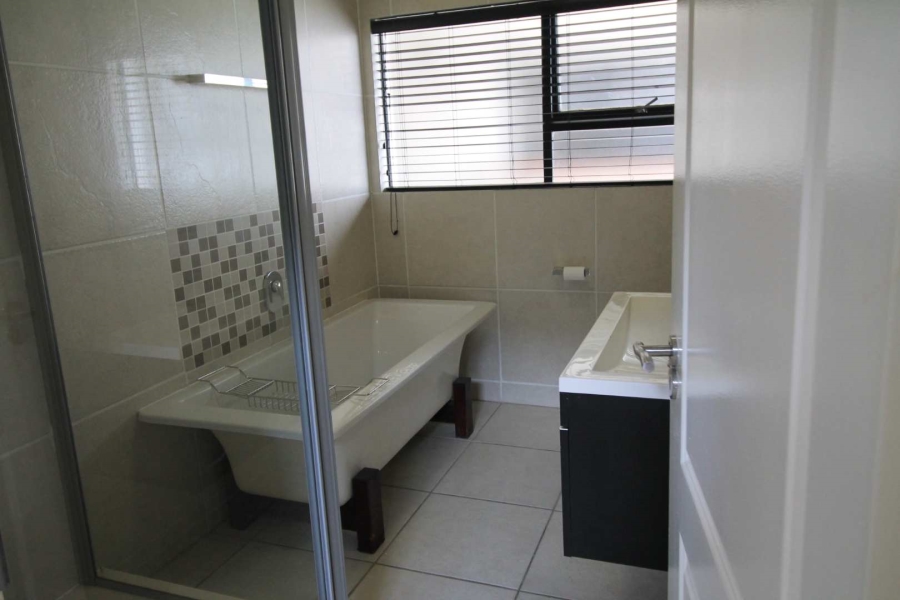 2 Bedroom Property for Sale in Greenstone Hill Gauteng