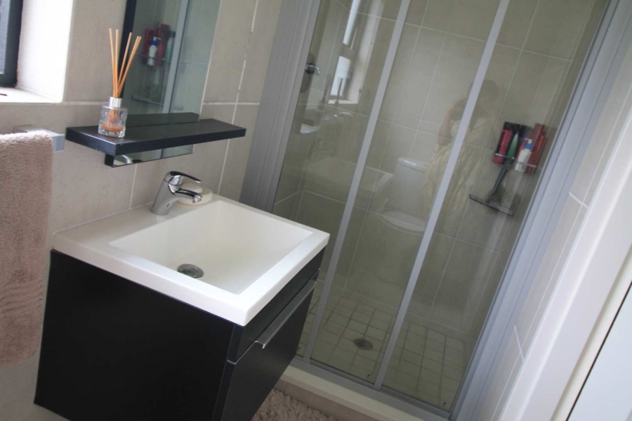 2 Bedroom Property for Sale in Greenstone Hill Gauteng