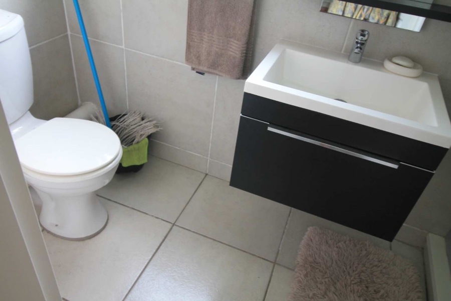 2 Bedroom Property for Sale in Greenstone Hill Gauteng