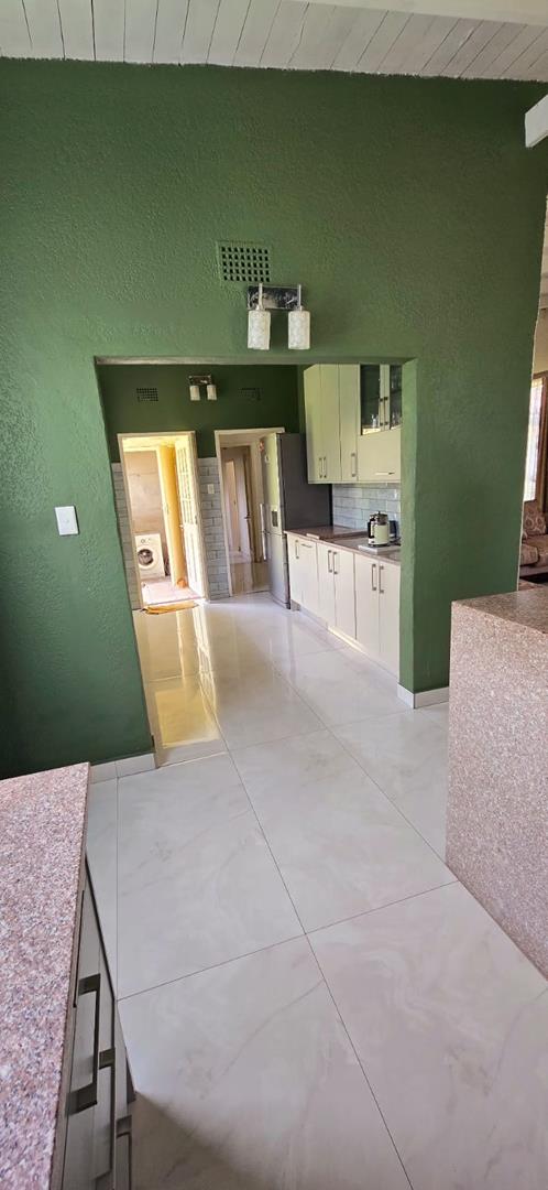 To Let 3 Bedroom Property for Rent in Lombardy East Gauteng