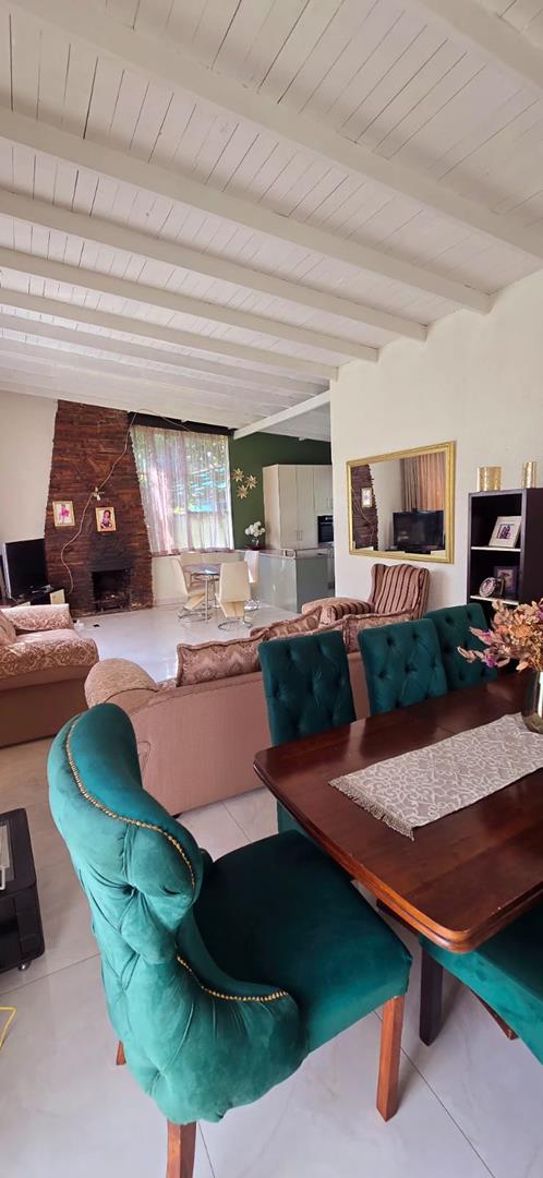 To Let 3 Bedroom Property for Rent in Lombardy East Gauteng