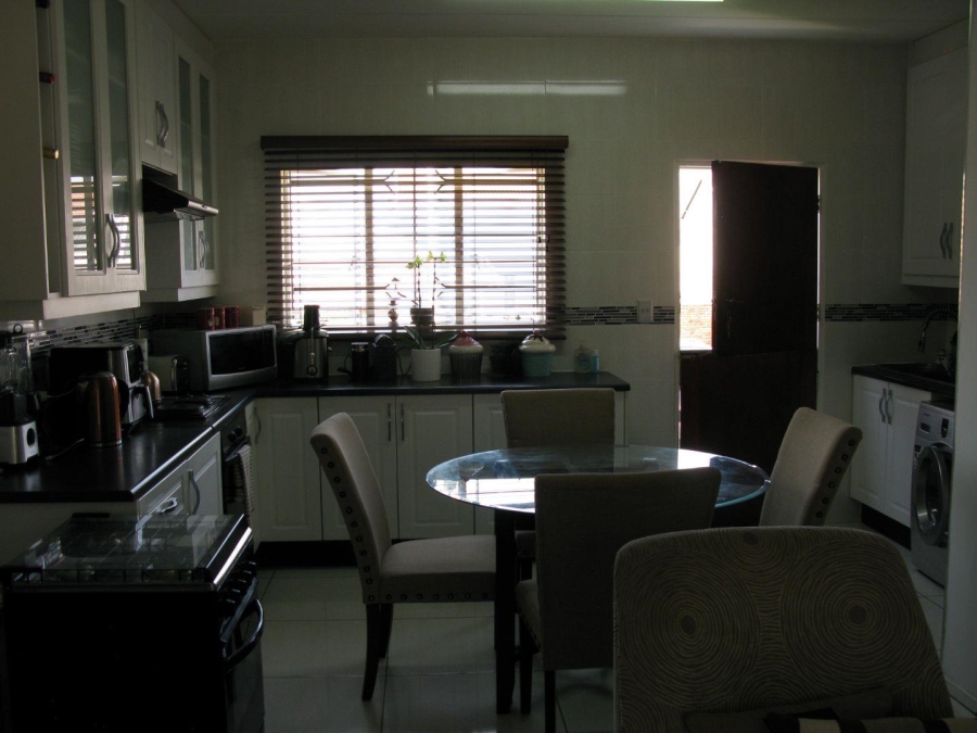 To Let 2 Bedroom Property for Rent in Noordhang Gauteng