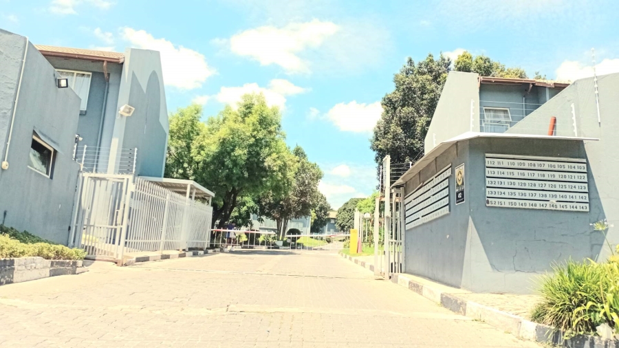 2 Bedroom Property for Sale in Bramley View Gauteng