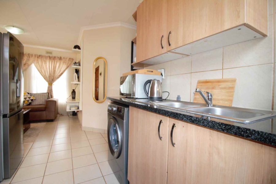 3 Bedroom Property for Sale in Clayville Gauteng