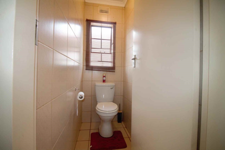3 Bedroom Property for Sale in Clayville Gauteng