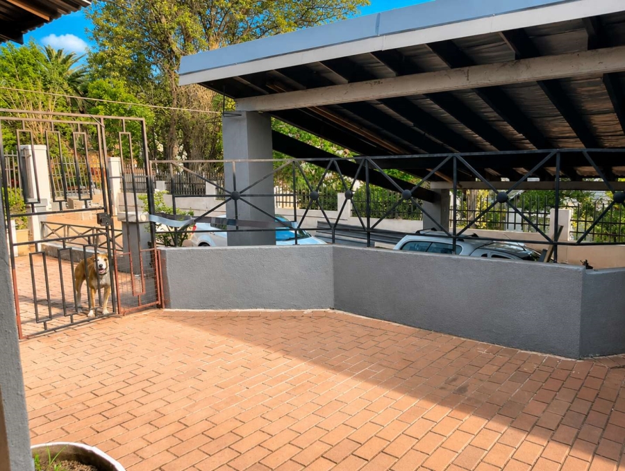 3 Bedroom Property for Sale in Lombardy East Gauteng
