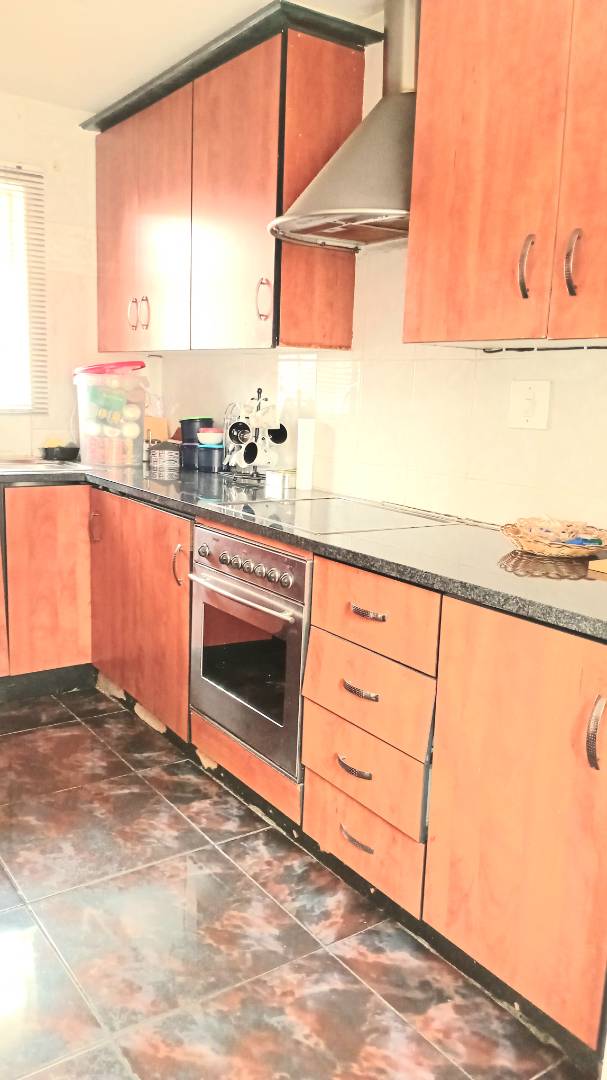 3 Bedroom Property for Sale in Corlett Gardens Gauteng