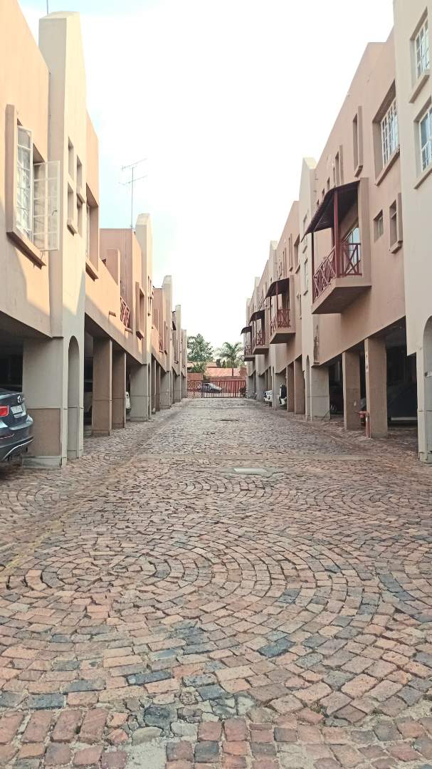 3 Bedroom Property for Sale in Corlett Gardens Gauteng