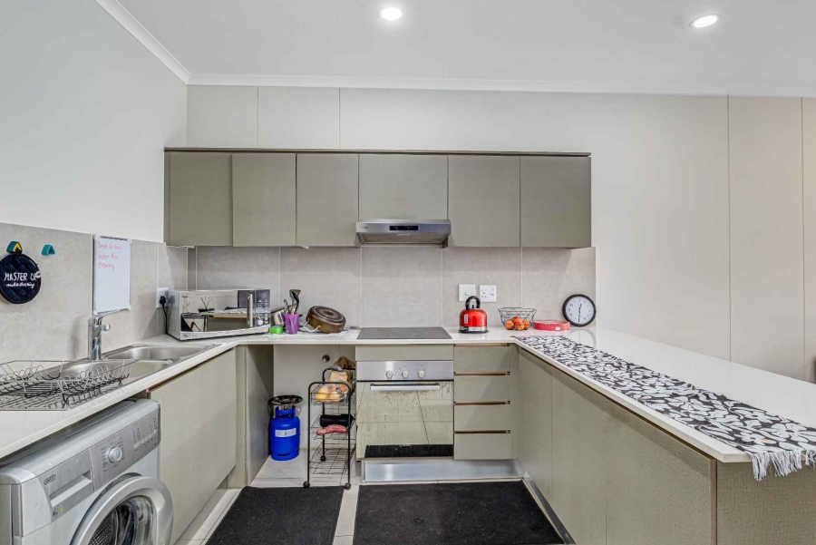 2 Bedroom Property for Sale in Greenstone Hill Gauteng