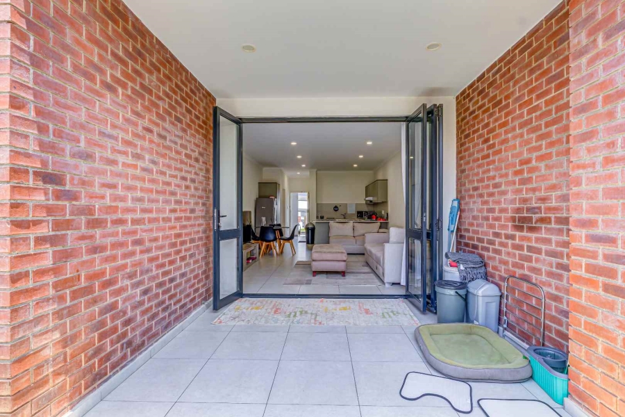 2 Bedroom Property for Sale in Greenstone Hill Gauteng