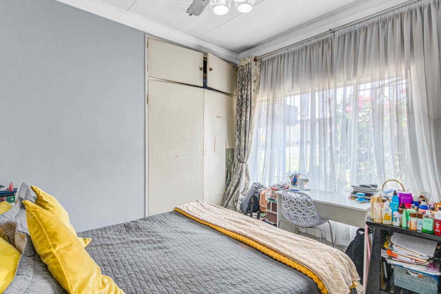 6 Bedroom Property for Sale in Kew Gauteng