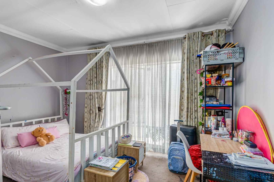 6 Bedroom Property for Sale in Kew Gauteng