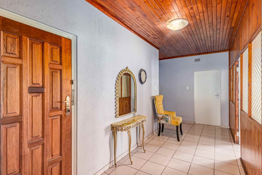 6 Bedroom Property for Sale in Kew Gauteng