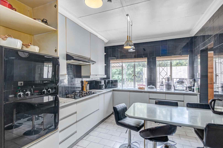 6 Bedroom Property for Sale in Kew Gauteng