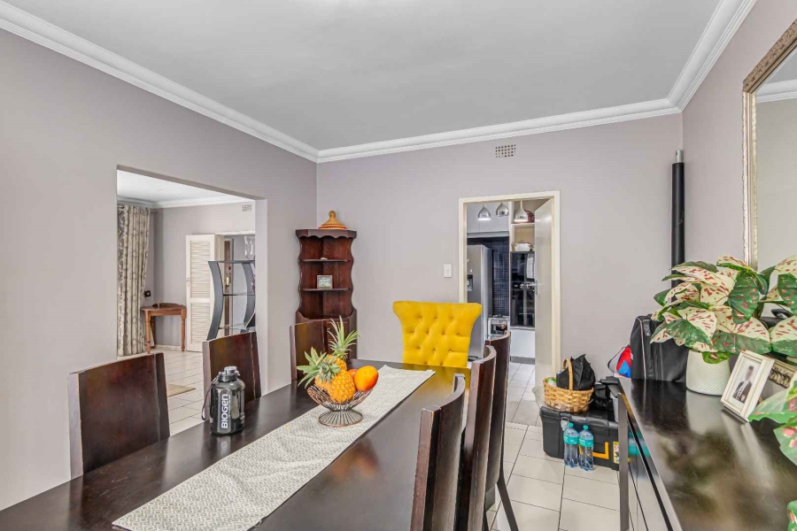 6 Bedroom Property for Sale in Kew Gauteng