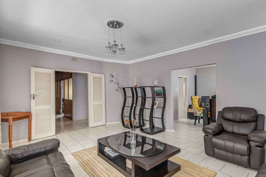 6 Bedroom Property for Sale in Kew Gauteng