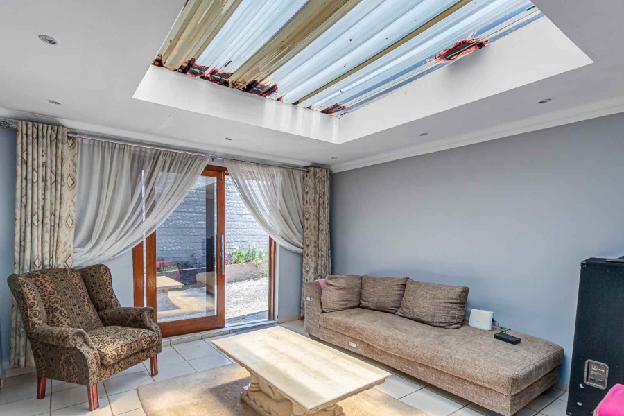 6 Bedroom Property for Sale in Kew Gauteng