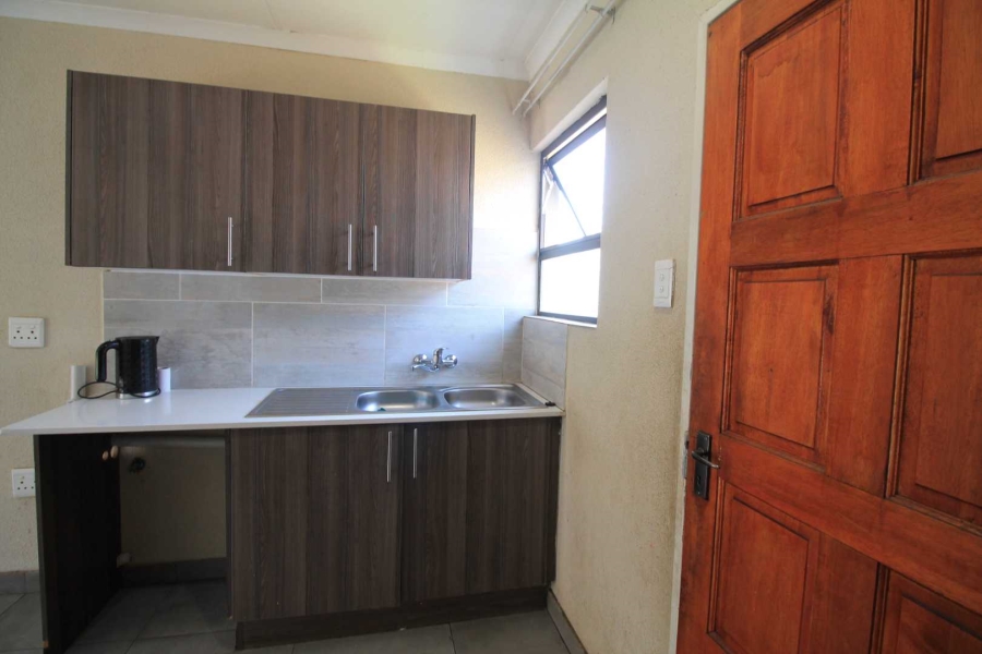 3 Bedroom Property for Sale in Clayville Gauteng