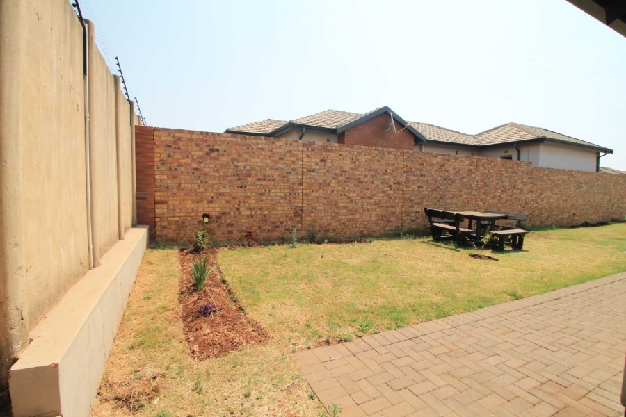 3 Bedroom Property for Sale in Clayville Gauteng