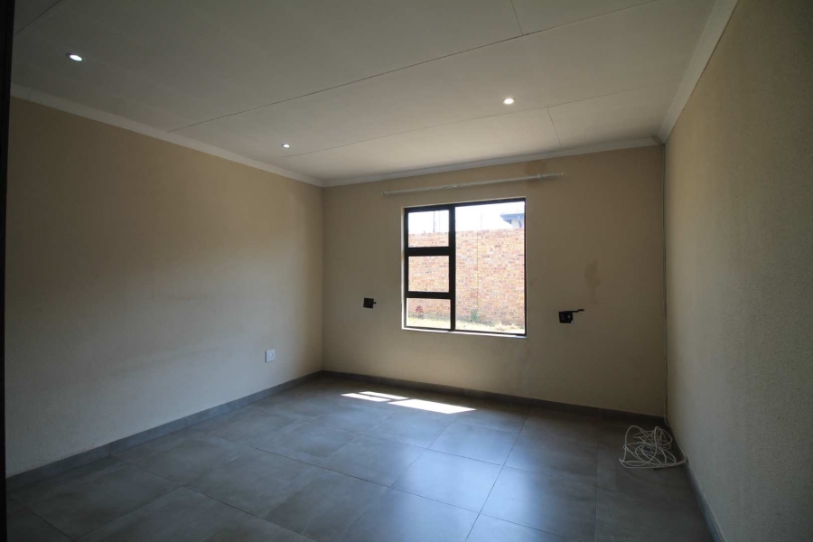 3 Bedroom Property for Sale in Clayville Gauteng