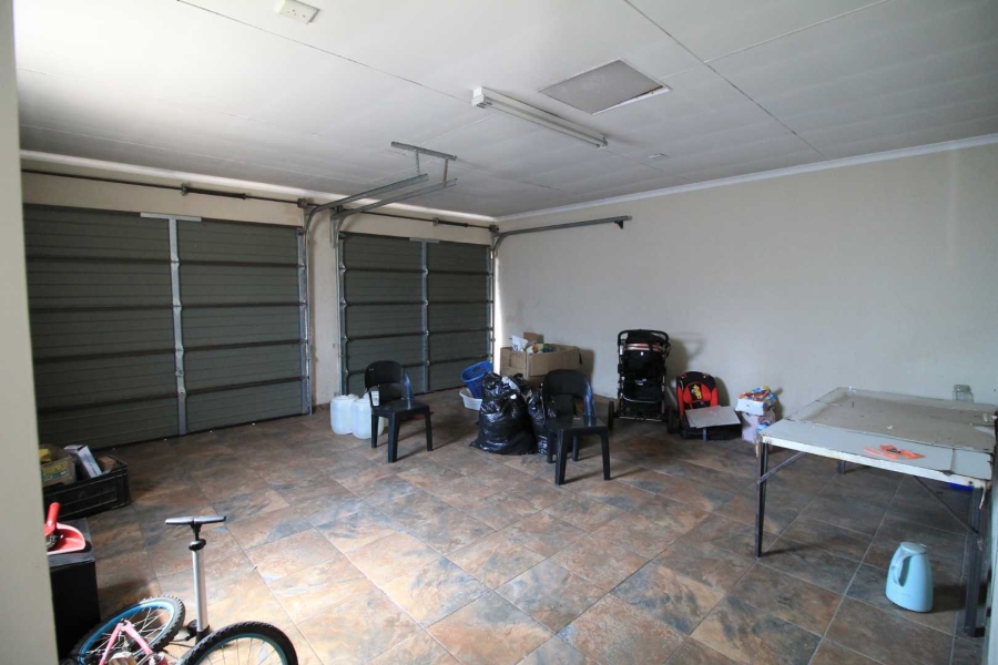 3 Bedroom Property for Sale in Clayville Gauteng