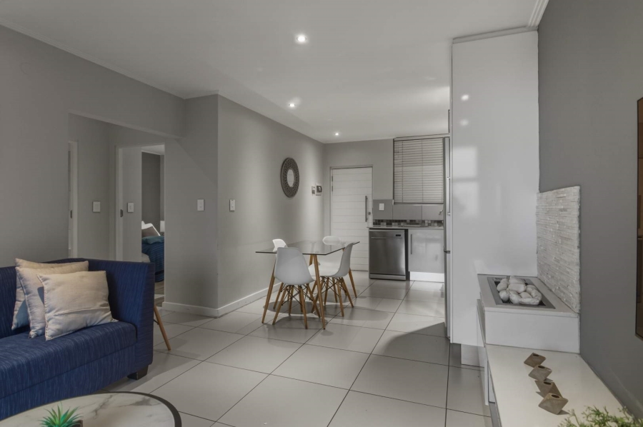 To Let 2 Bedroom Property for Rent in Rosebank Gauteng