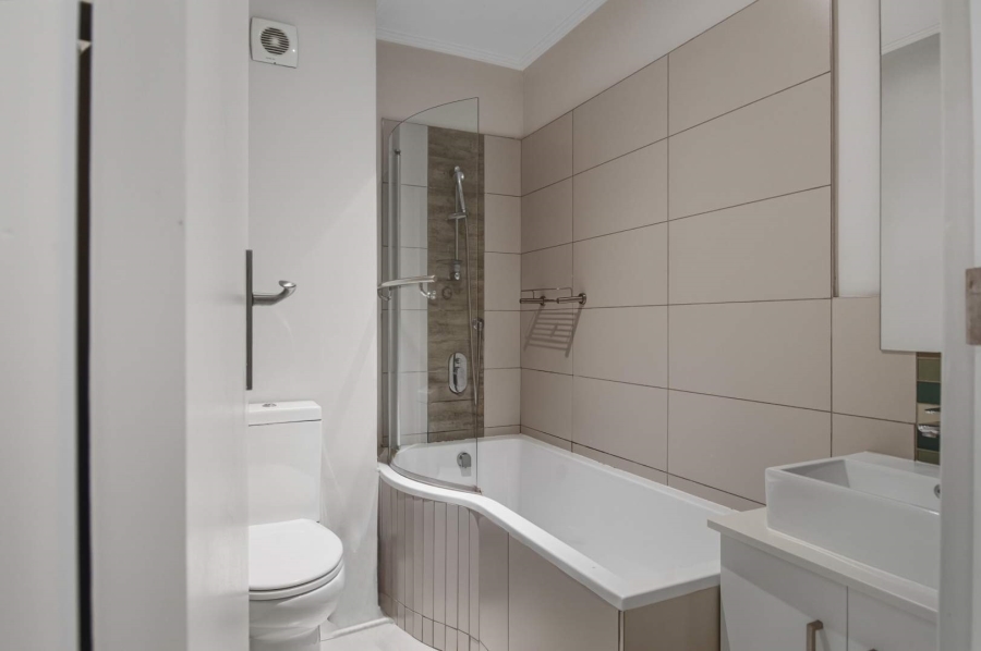 To Let 2 Bedroom Property for Rent in Rosebank Gauteng