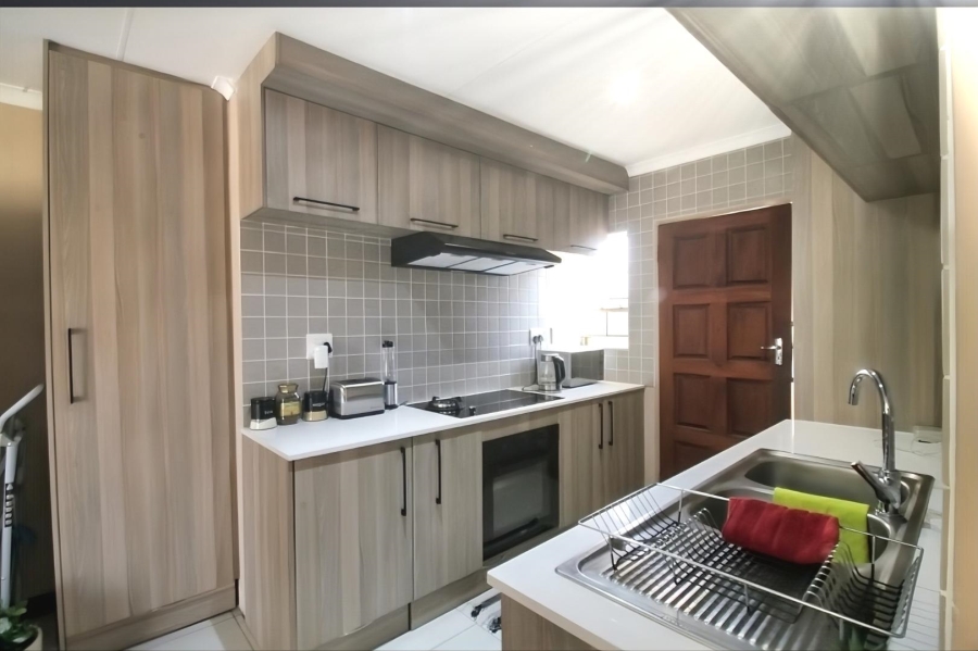 3 Bedroom Property for Sale in Clayville Gauteng