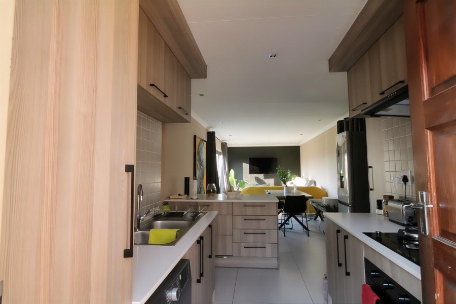 3 Bedroom Property for Sale in Clayville Gauteng