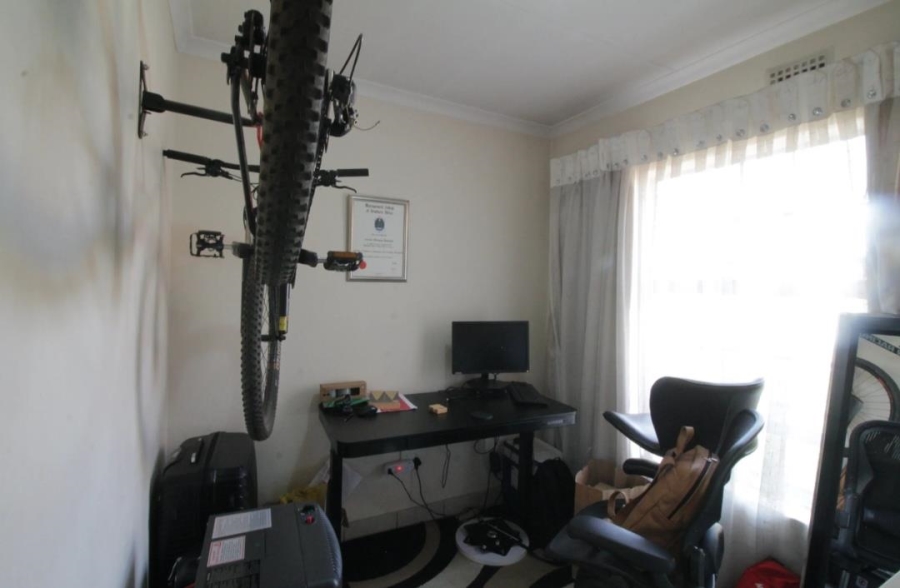 3 Bedroom Property for Sale in Clayville Gauteng