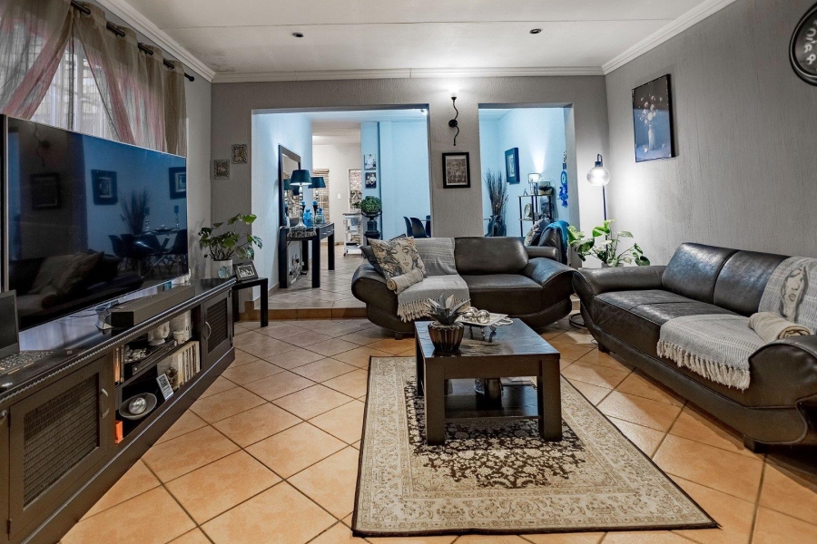 2 Bedroom Property for Sale in Highveld Gauteng