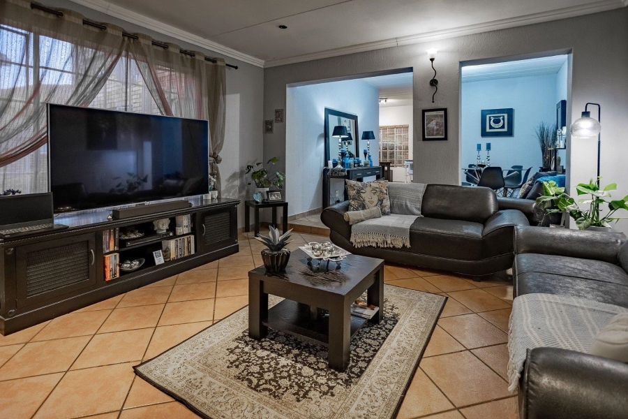 2 Bedroom Property for Sale in Highveld Gauteng