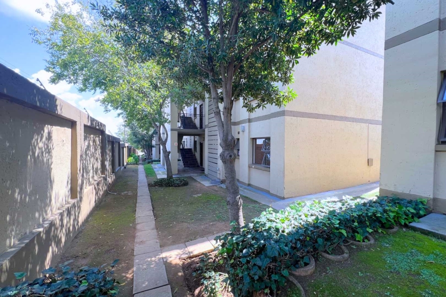 2 Bedroom Property for Sale in Lonehill Gauteng