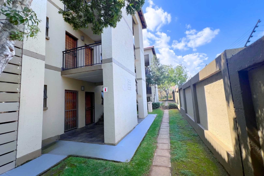 2 Bedroom Property for Sale in Lonehill Gauteng