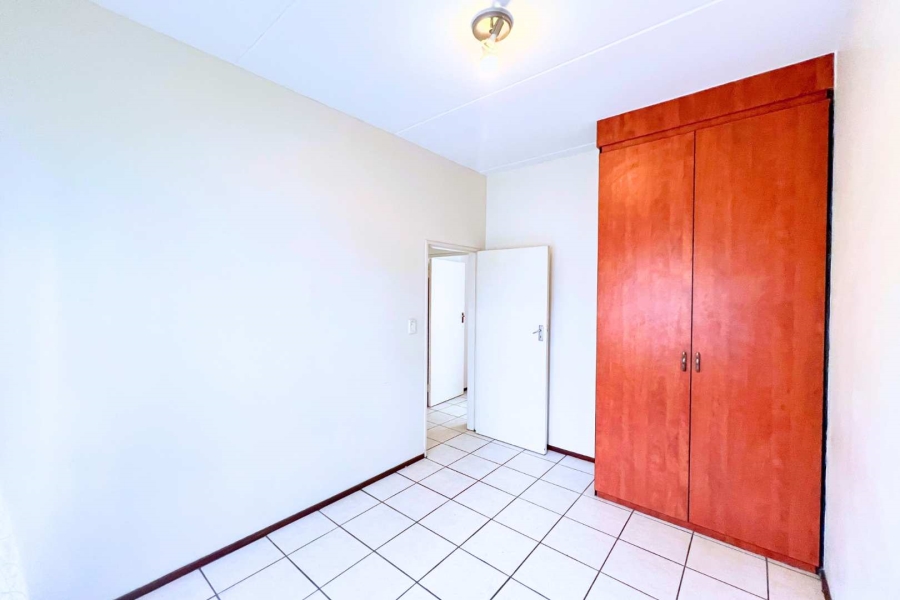 2 Bedroom Property for Sale in Lonehill Gauteng