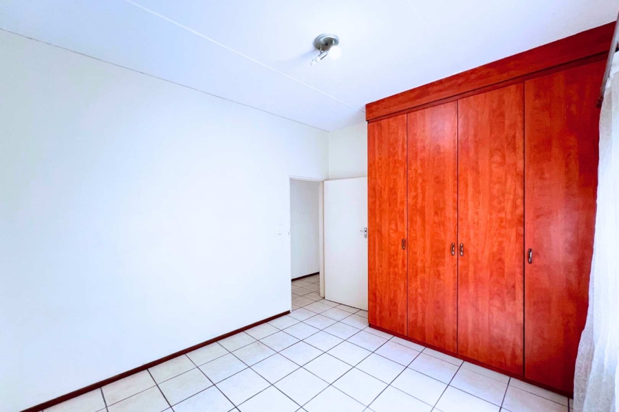 2 Bedroom Property for Sale in Lonehill Gauteng