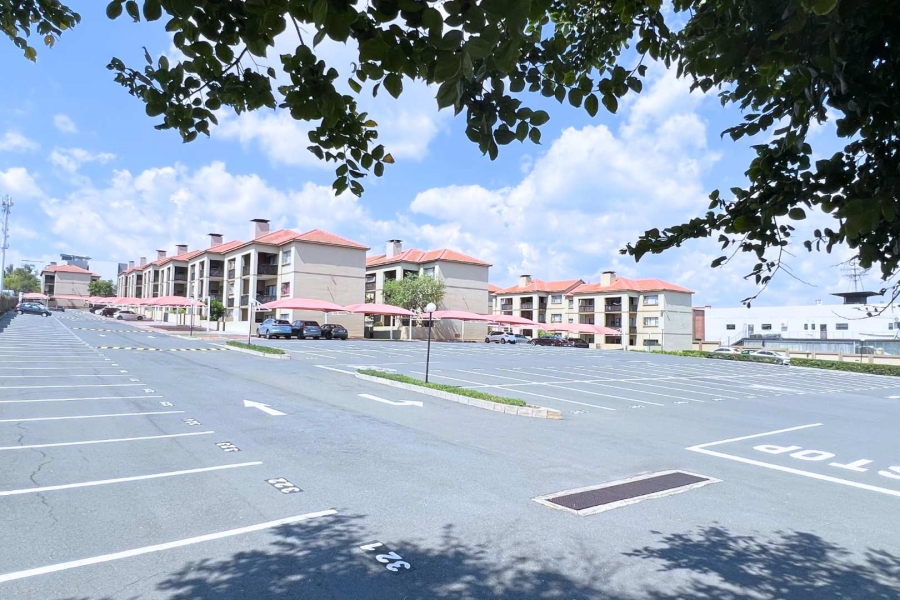 2 Bedroom Property for Sale in Lonehill Gauteng